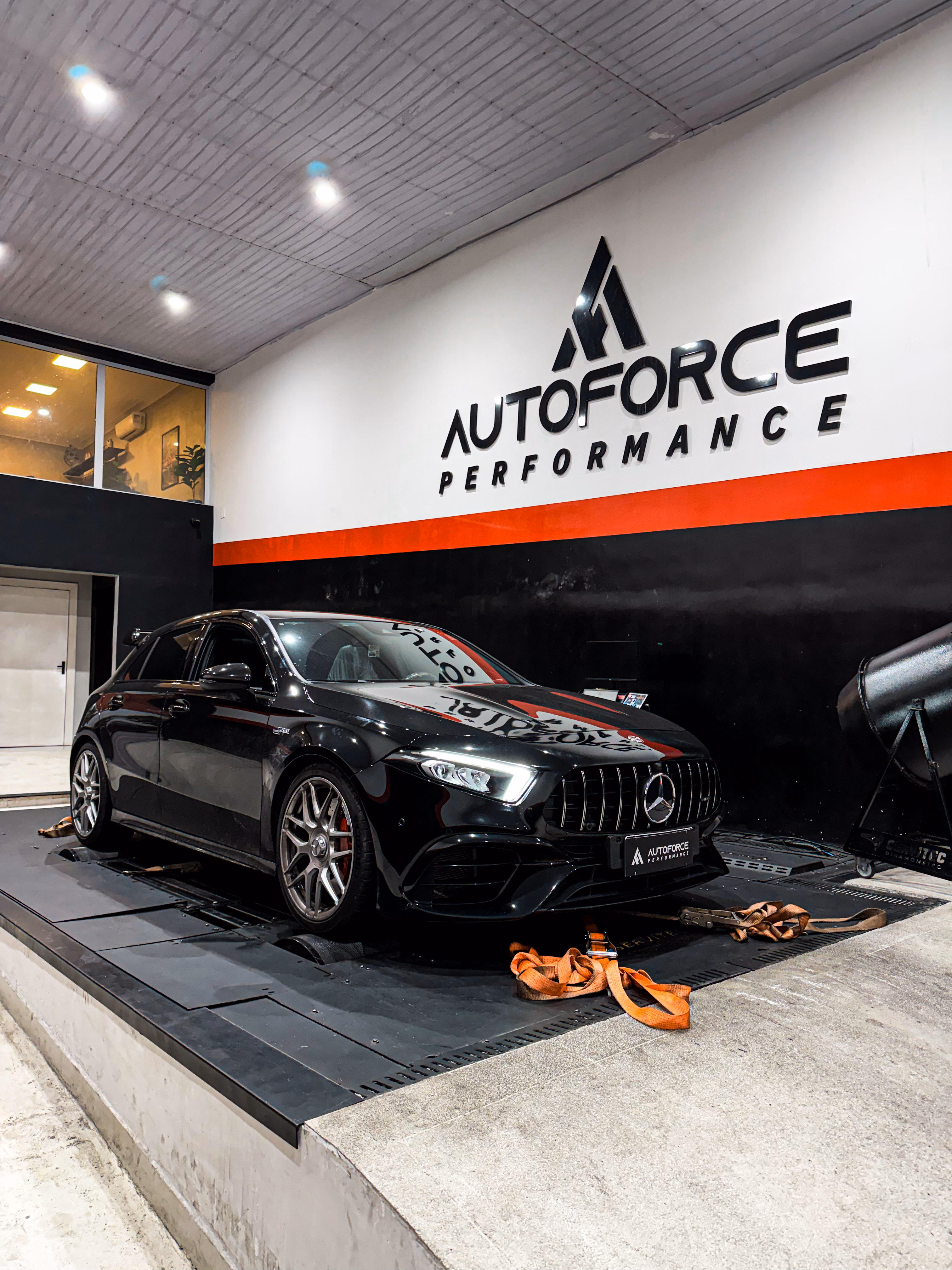 Veículo de alta performance preparado pela Autoforce